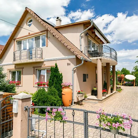 Διαμέρισμα Bocskai By Interhome